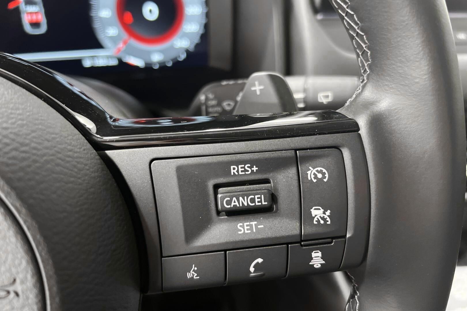 Nissan Qashqai iso kuva 16