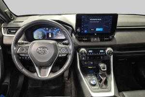 Toyota RAV4 Plug-in esikatselu 8