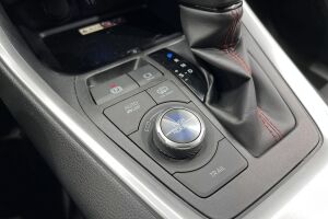 Toyota RAV4 Plug-in esikatselu 20