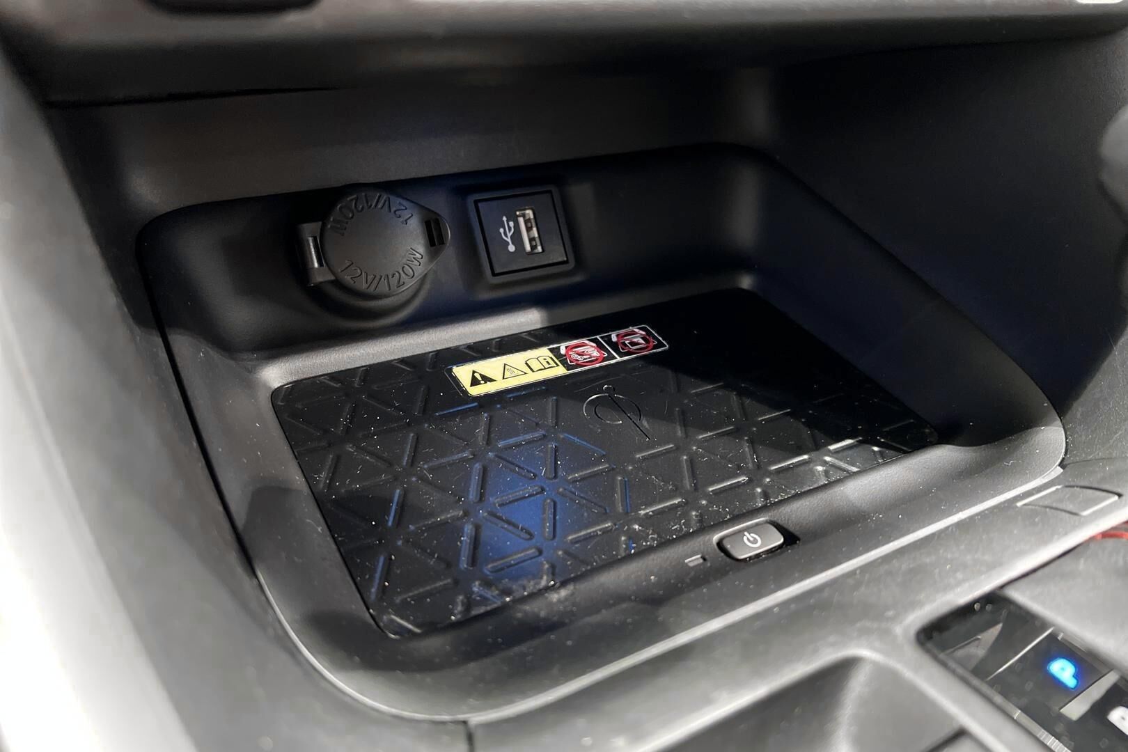 Toyota RAV4 Plug-in iso kuva 21