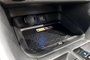 Toyota RAV4 Plug-in esikatselu 21