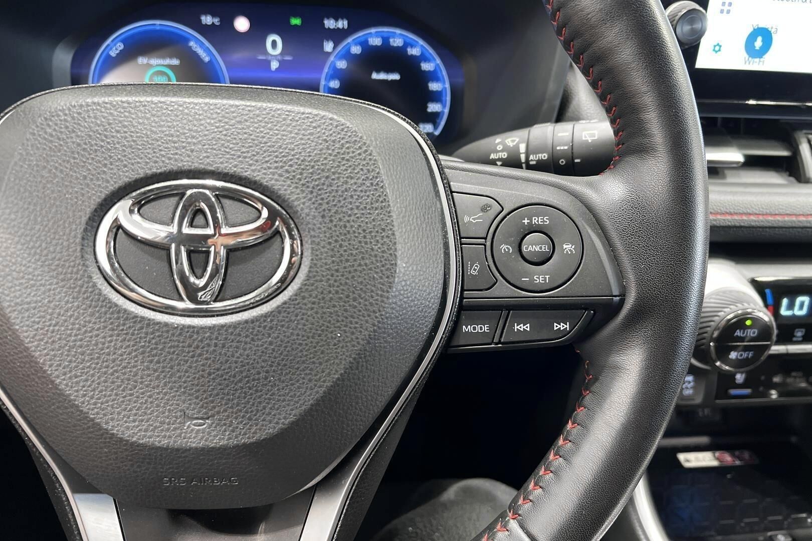Toyota RAV4 Plug-in iso kuva 24