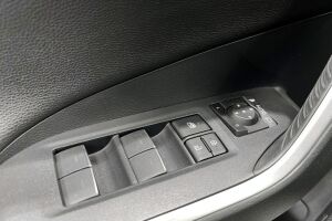 Toyota RAV4 Plug-in esikatselu 28