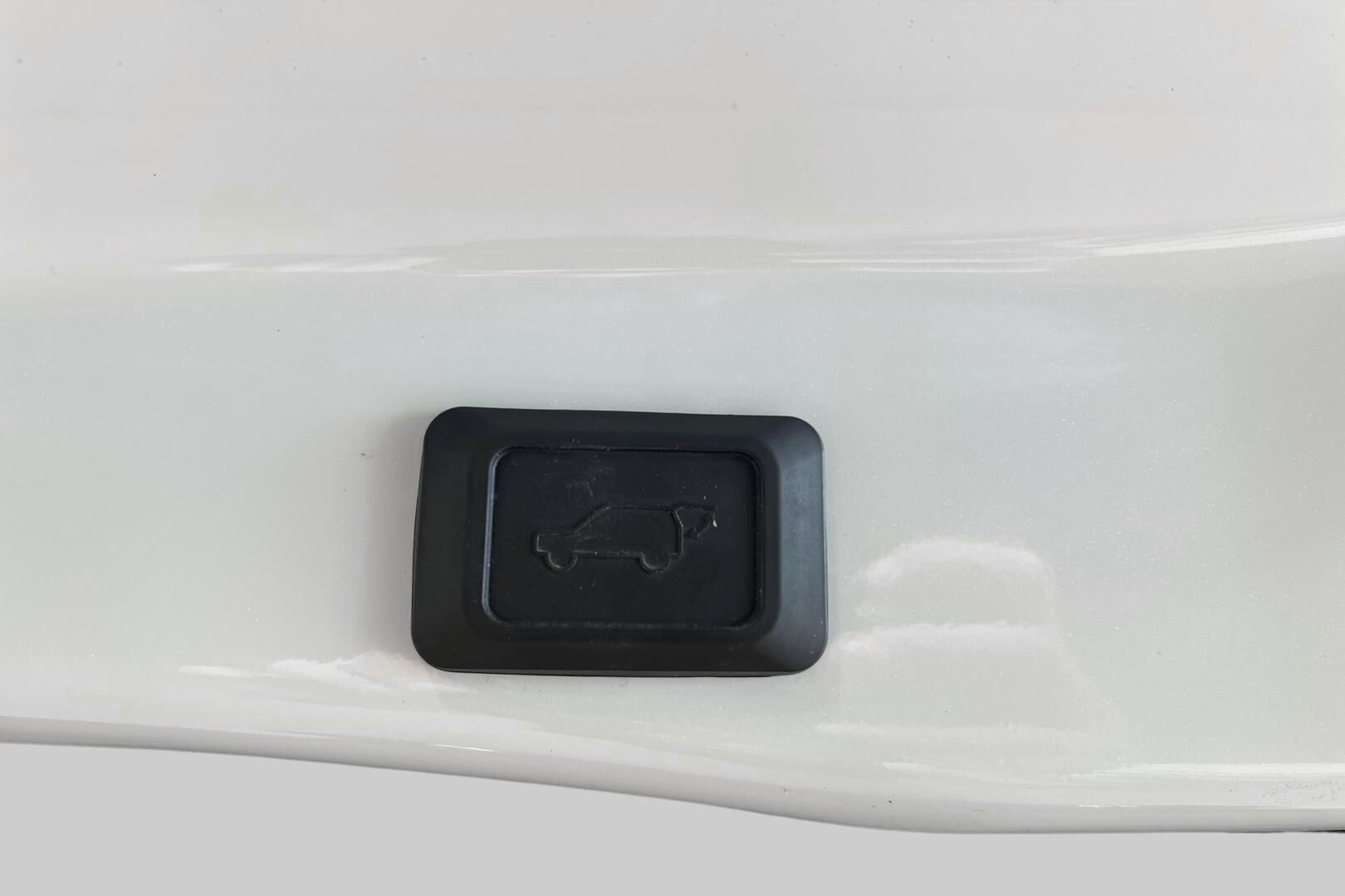 Toyota RAV4 Plug-in iso kuva 33