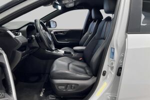 Toyota RAV4 Plug-in esikatselu 9