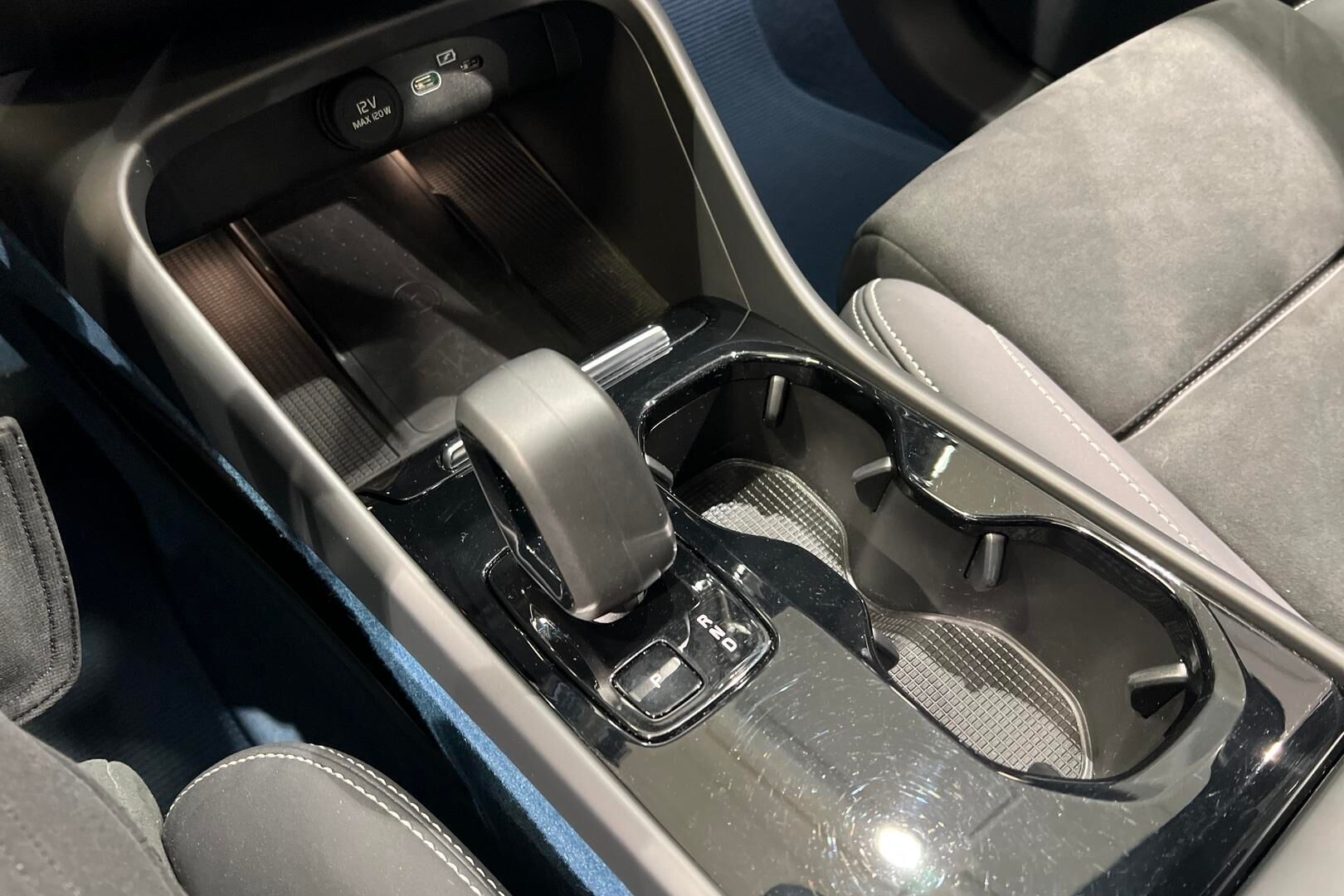Volvo C40 iso kuva 25
