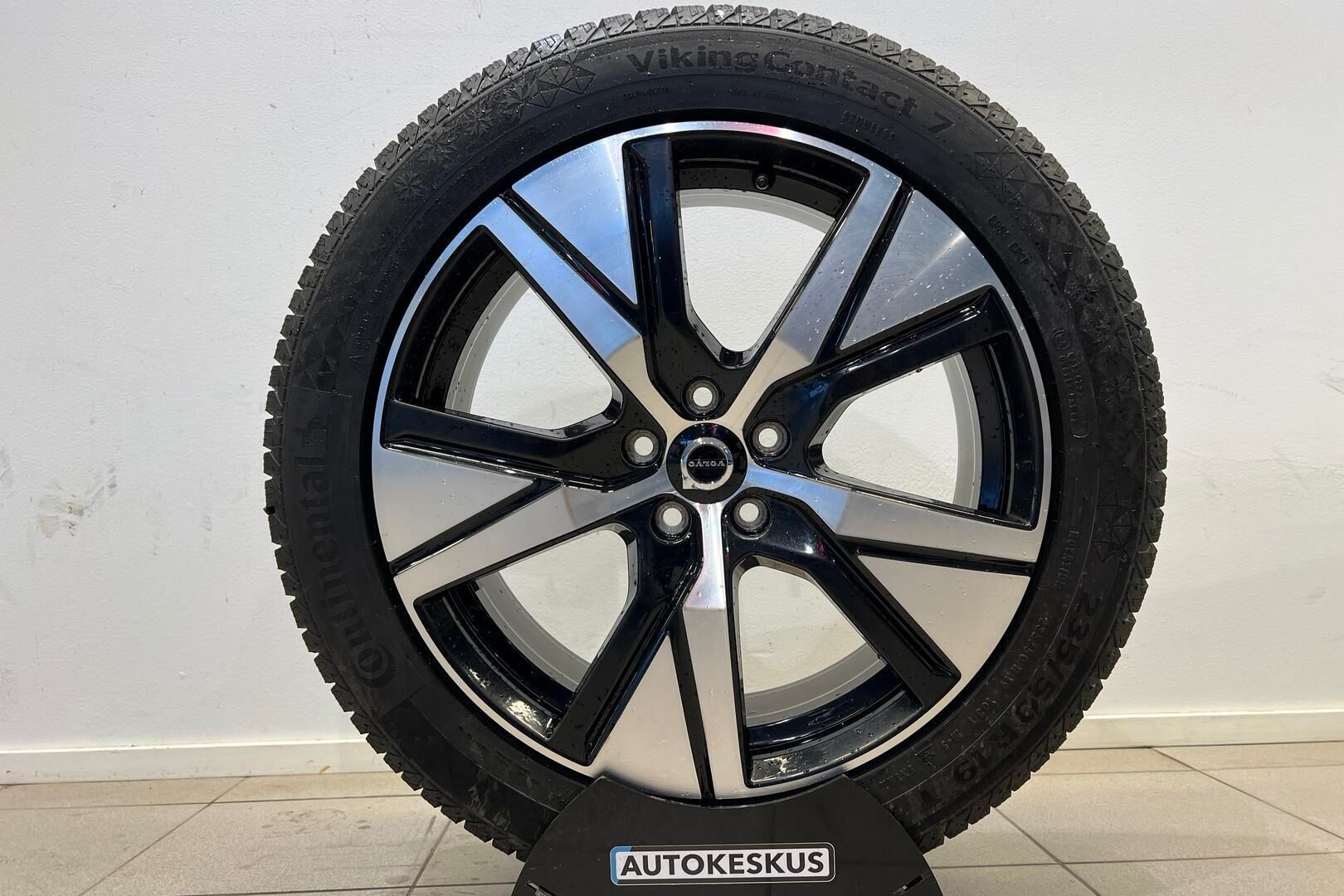 Volvo C40 iso kuva 36