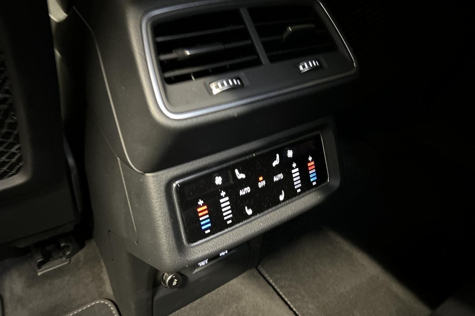 Audi e-tron iso kuva 10