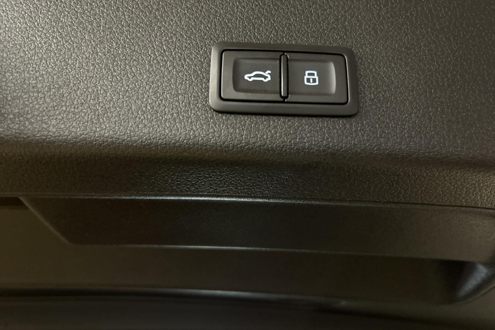 Audi e-tron iso kuva 32