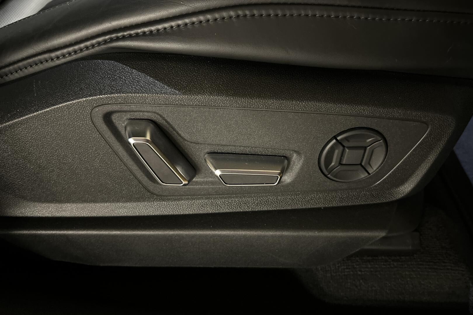 Audi e-tron iso kuva 33
