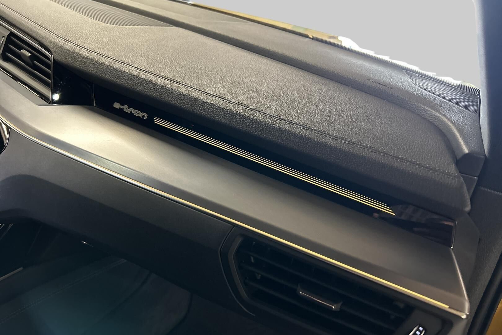 Audi e-tron iso kuva 34