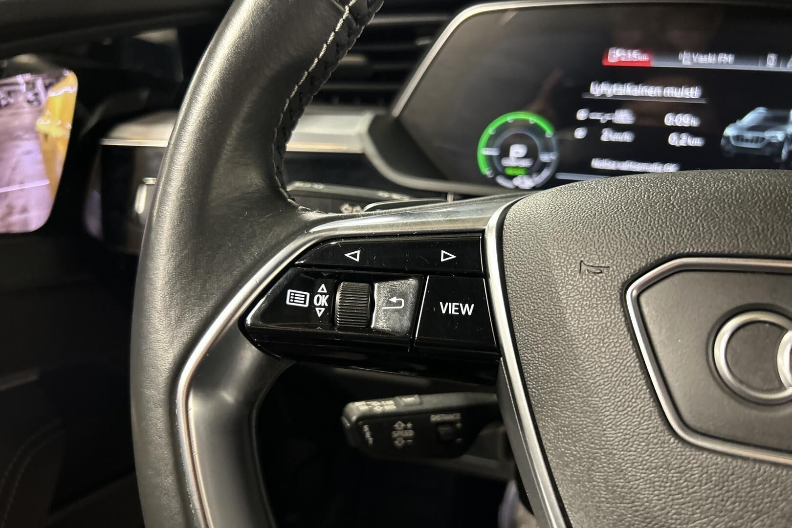 Audi e-tron iso kuva 18