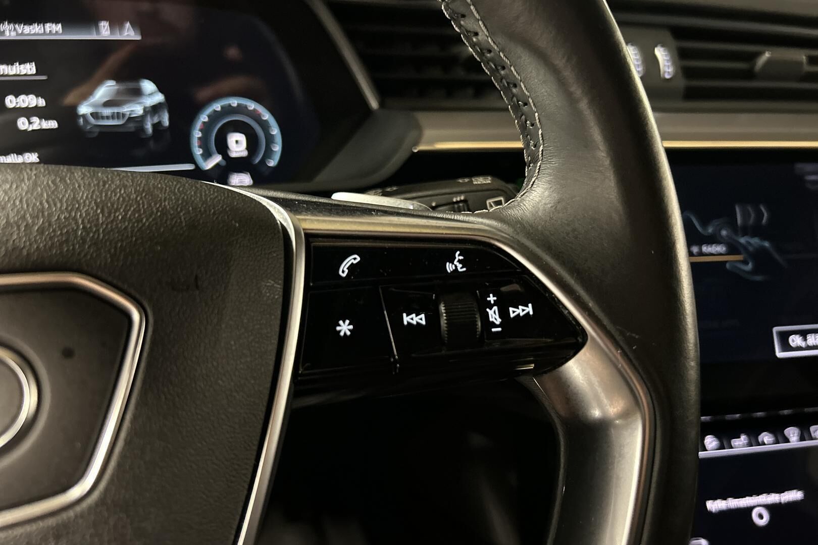 Audi e-tron iso kuva 19