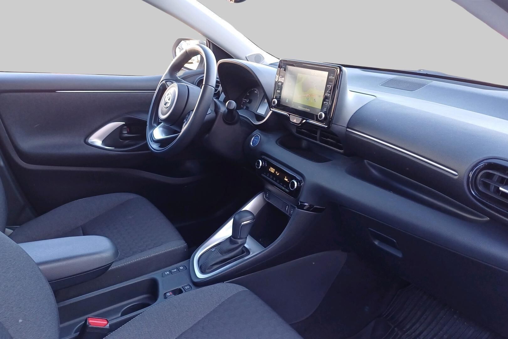 Toyota Yaris iso kuva 4