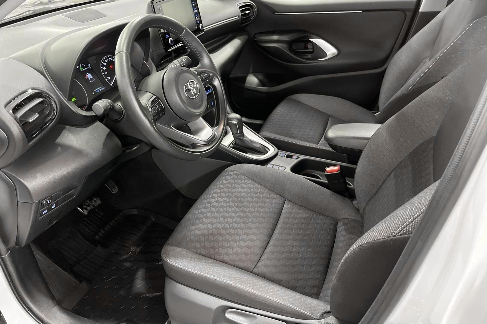 Toyota Yaris iso kuva 7