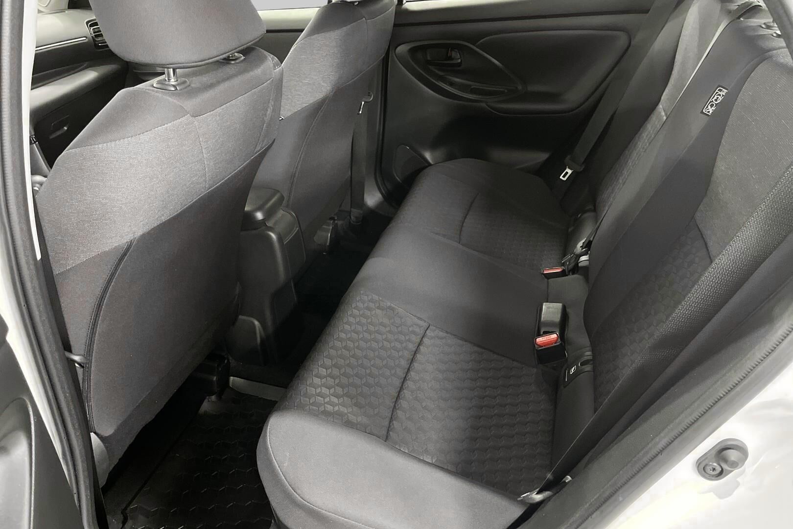 Toyota Yaris iso kuva 8