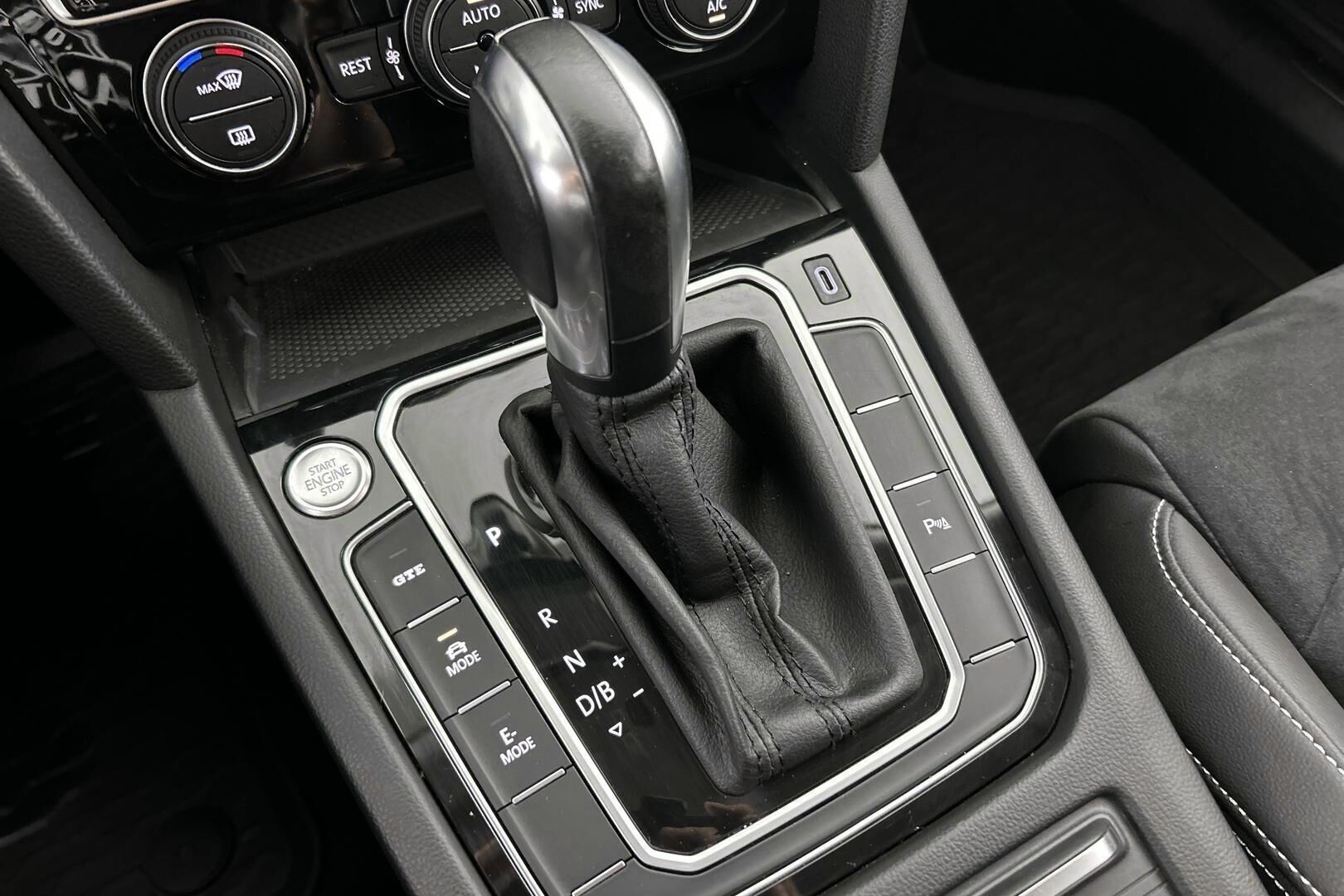 Volkswagen Passat iso kuva 20