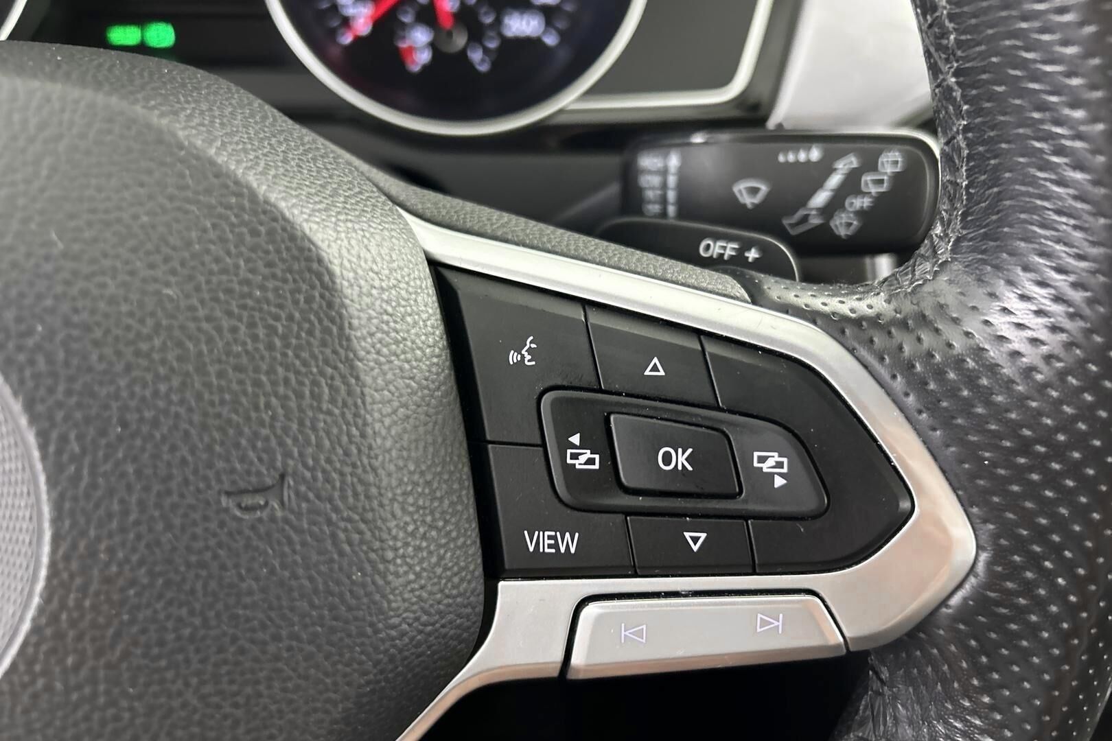 Volkswagen Passat iso kuva 23