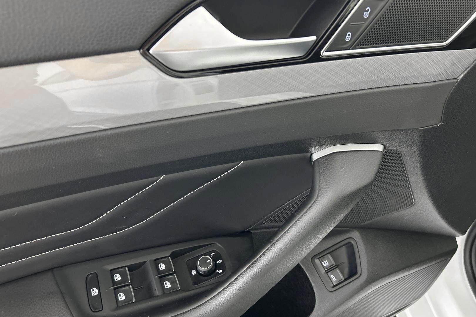 Volkswagen Passat iso kuva 25