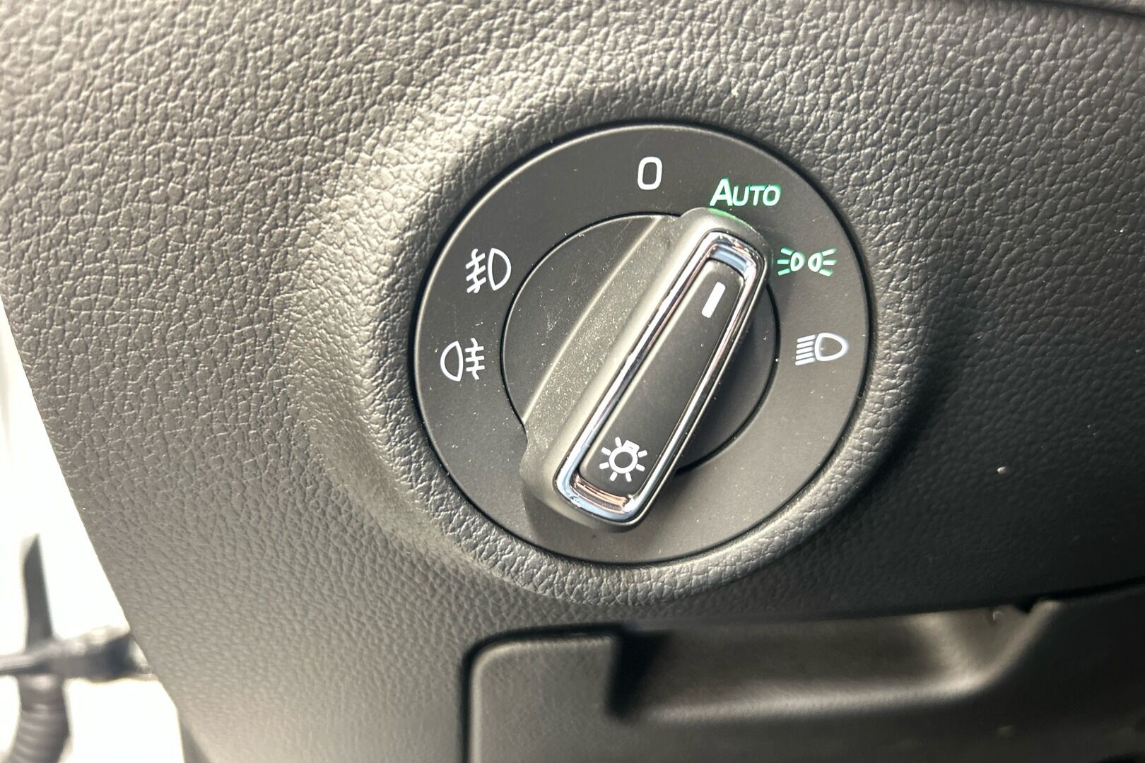 Skoda Superb iso kuva 12