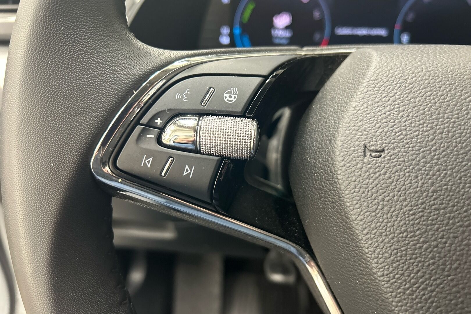 Skoda Superb iso kuva 21