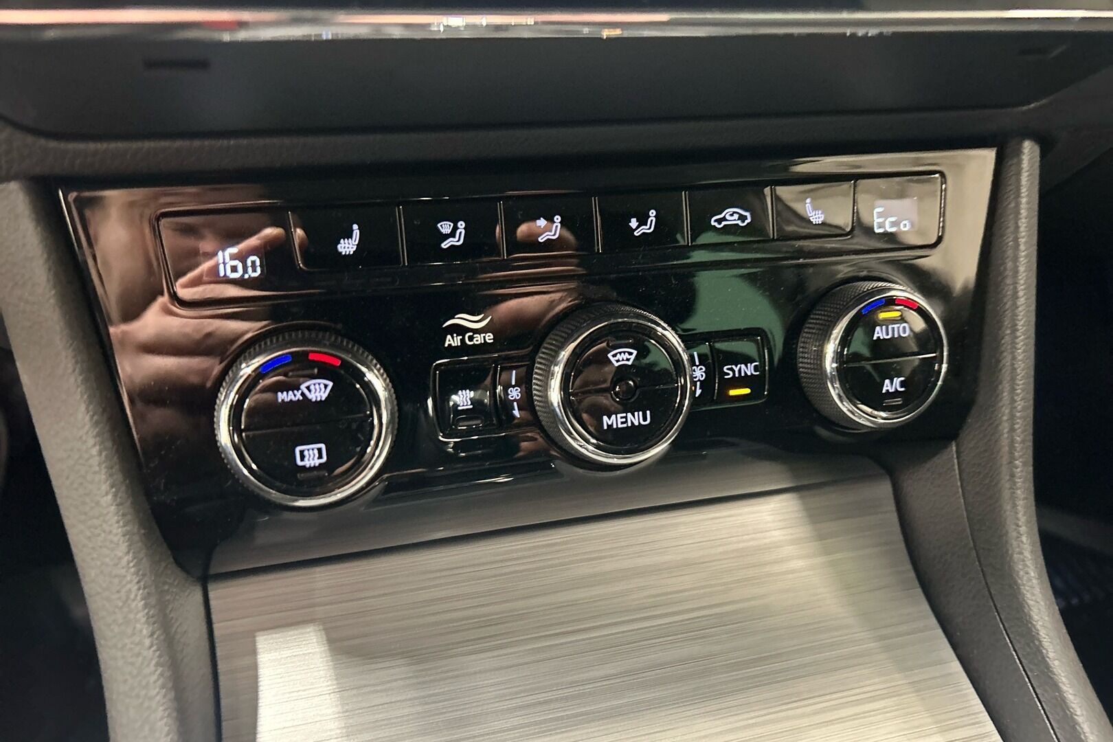 Skoda Superb iso kuva 17