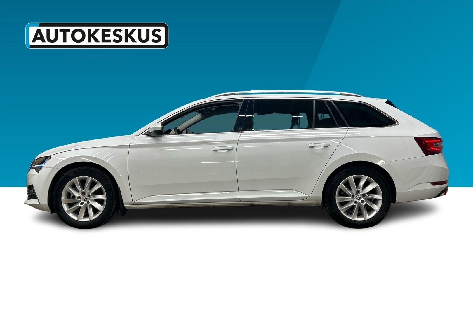 Skoda Superb iso kuva 4