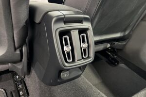 Polestar 2 esikatselu 36