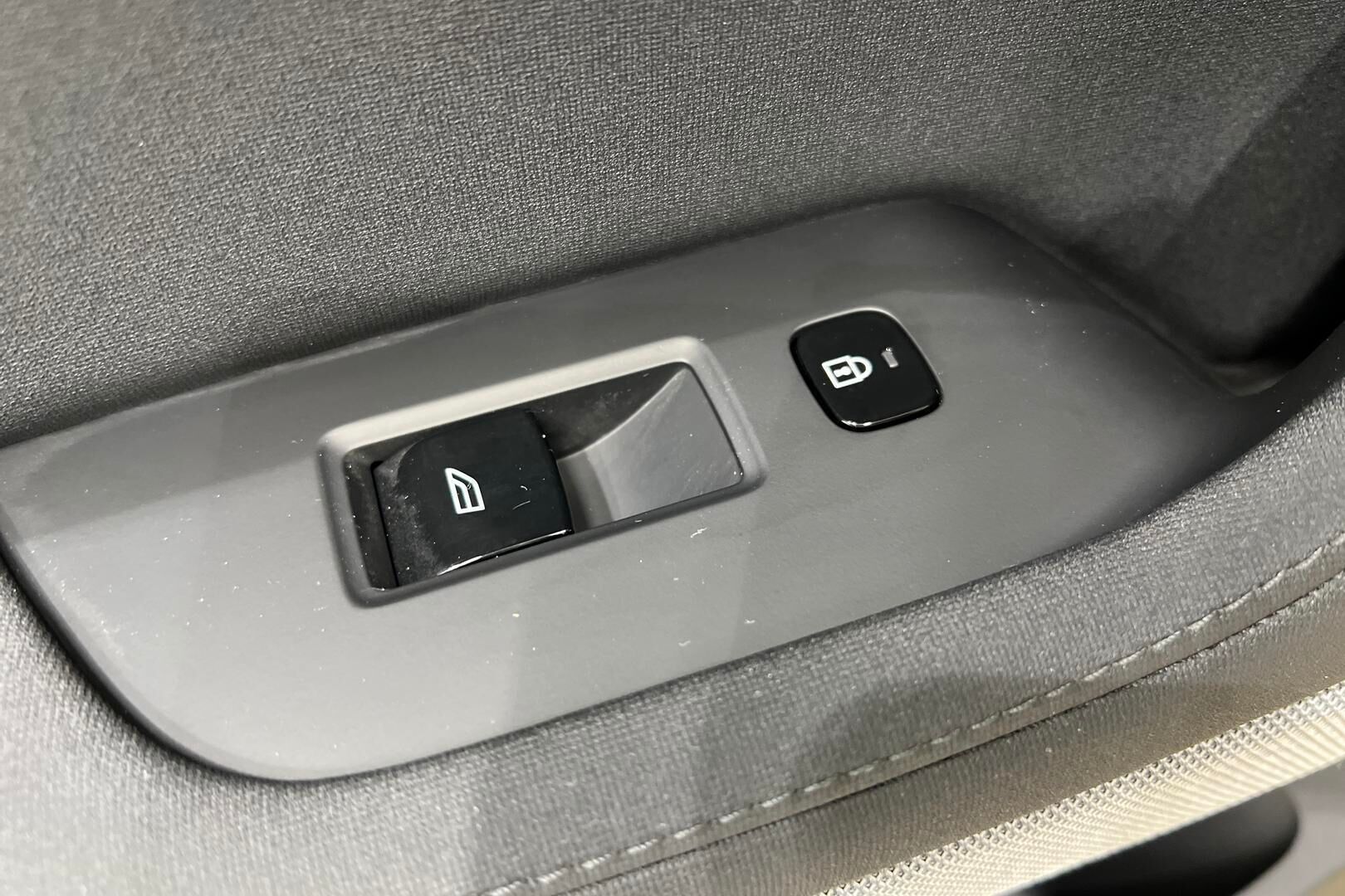 Polestar 2 iso kuva 37