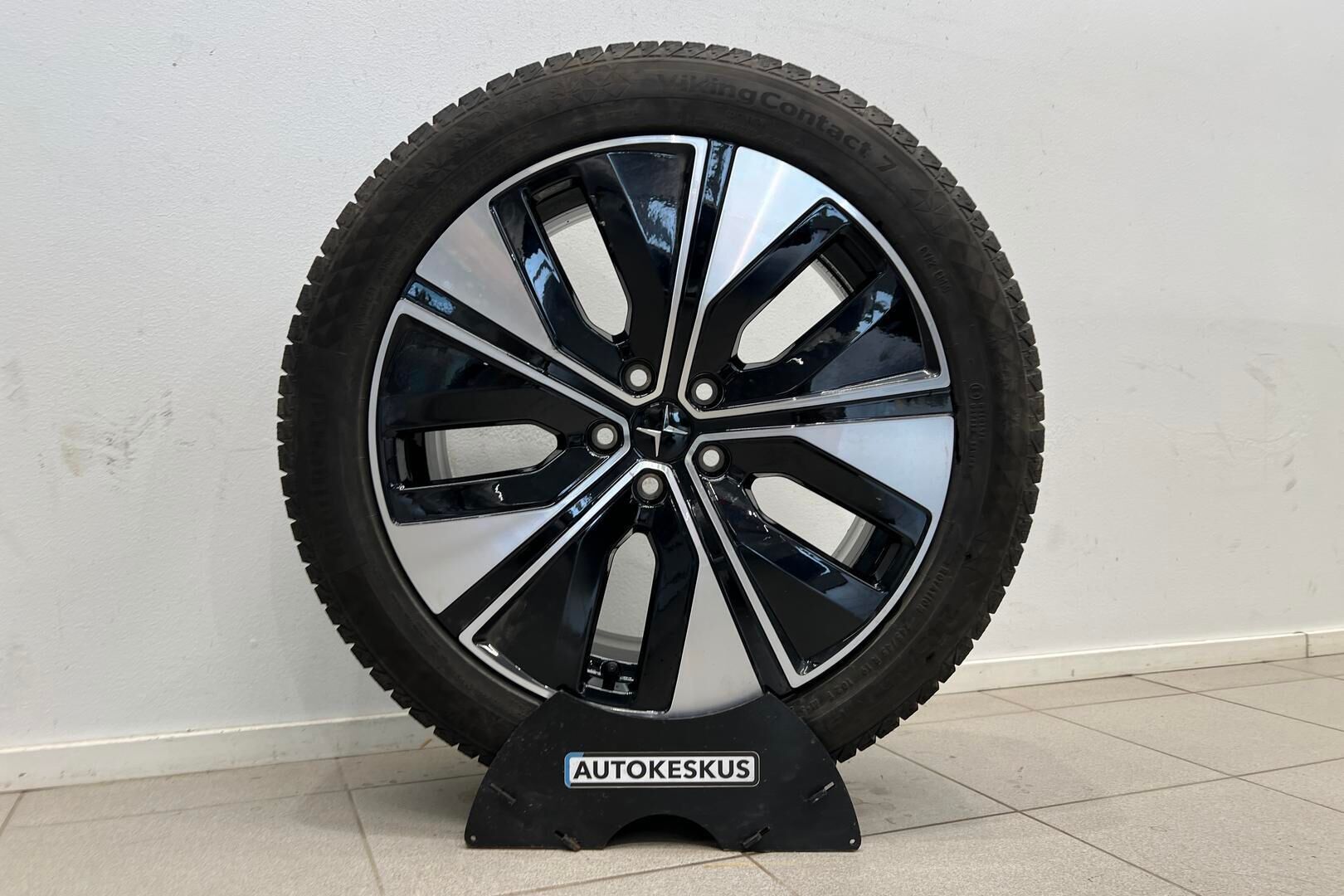 Polestar 2 iso kuva 38