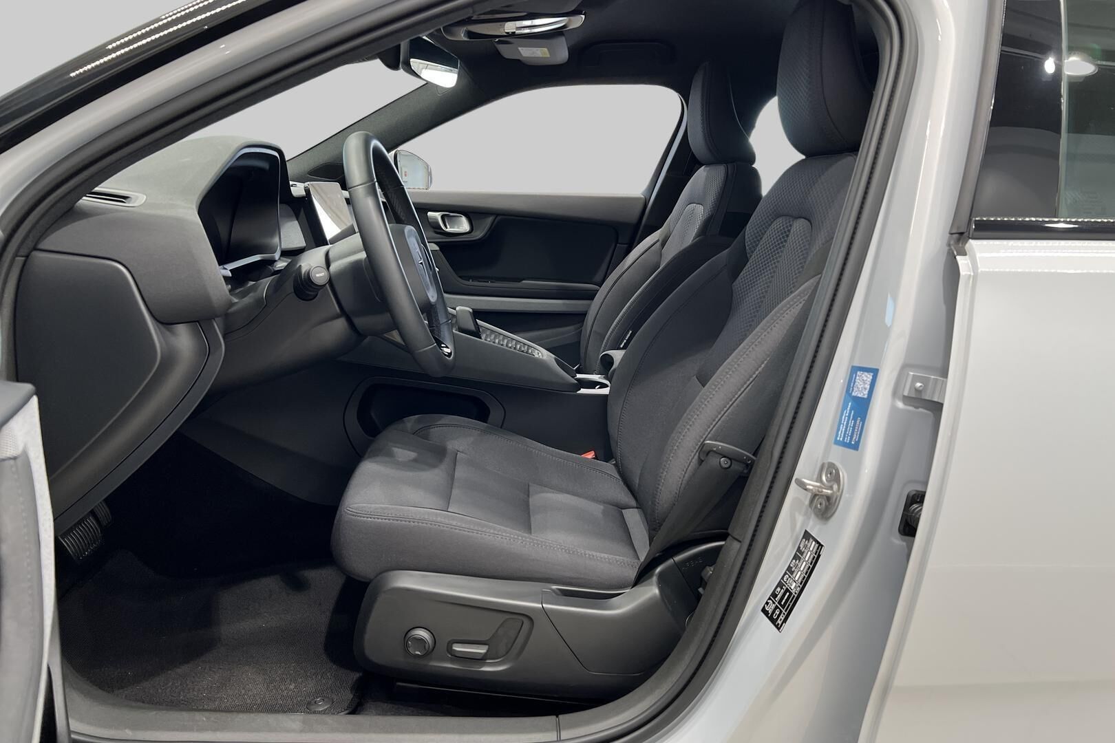 Polestar 2 iso kuva 9