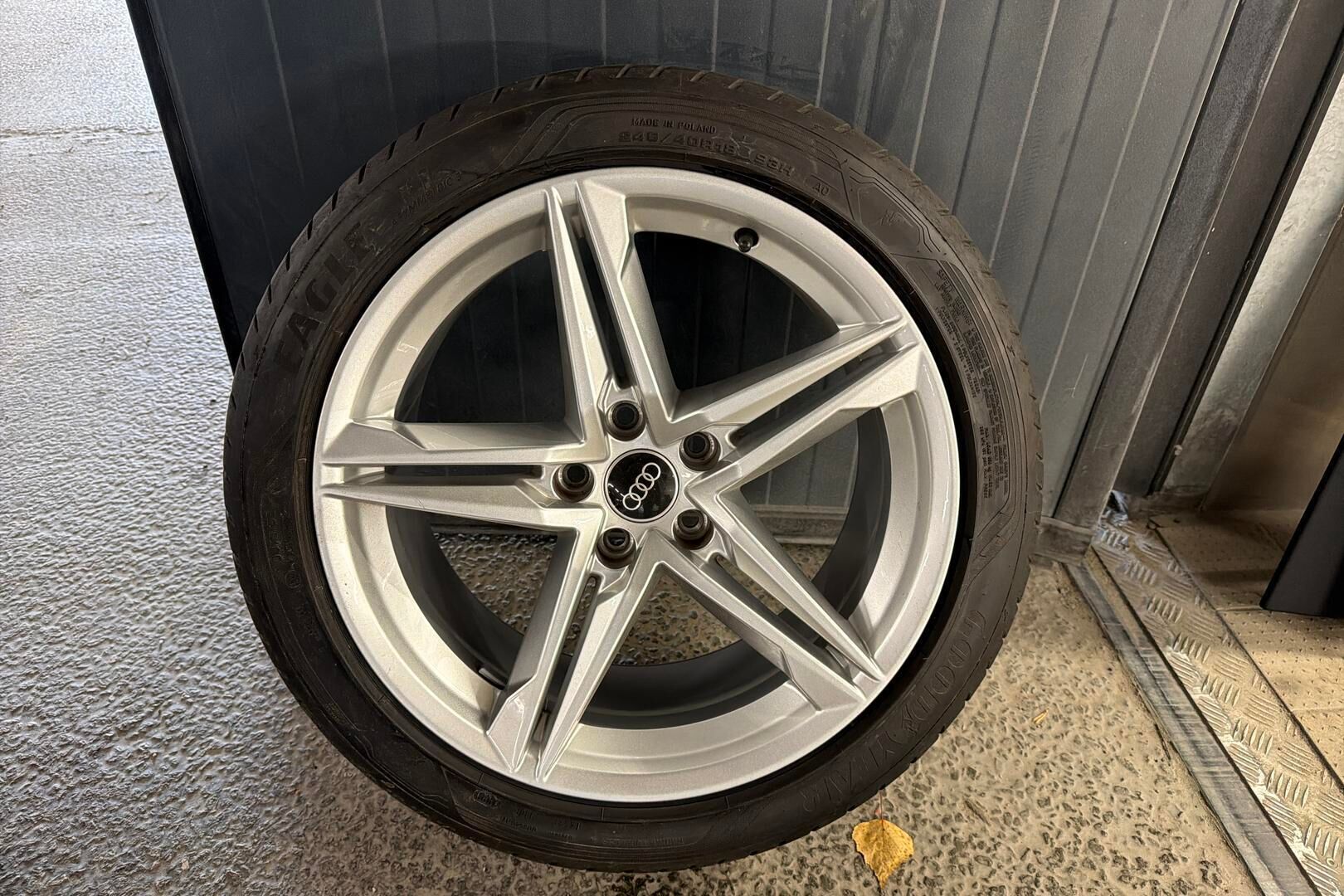 Audi A5 iso kuva 33