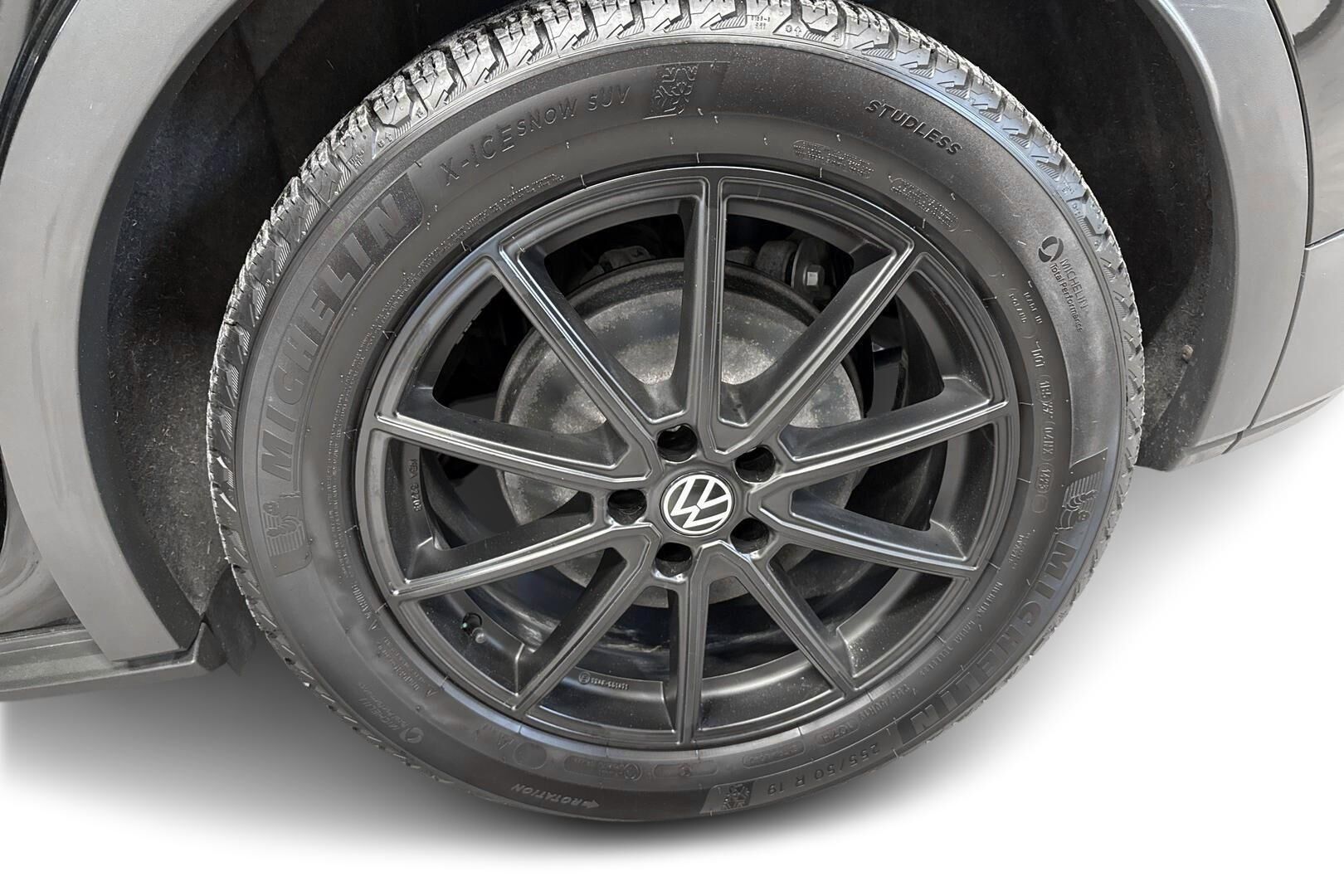 Volkswagen ID.4 iso kuva 9