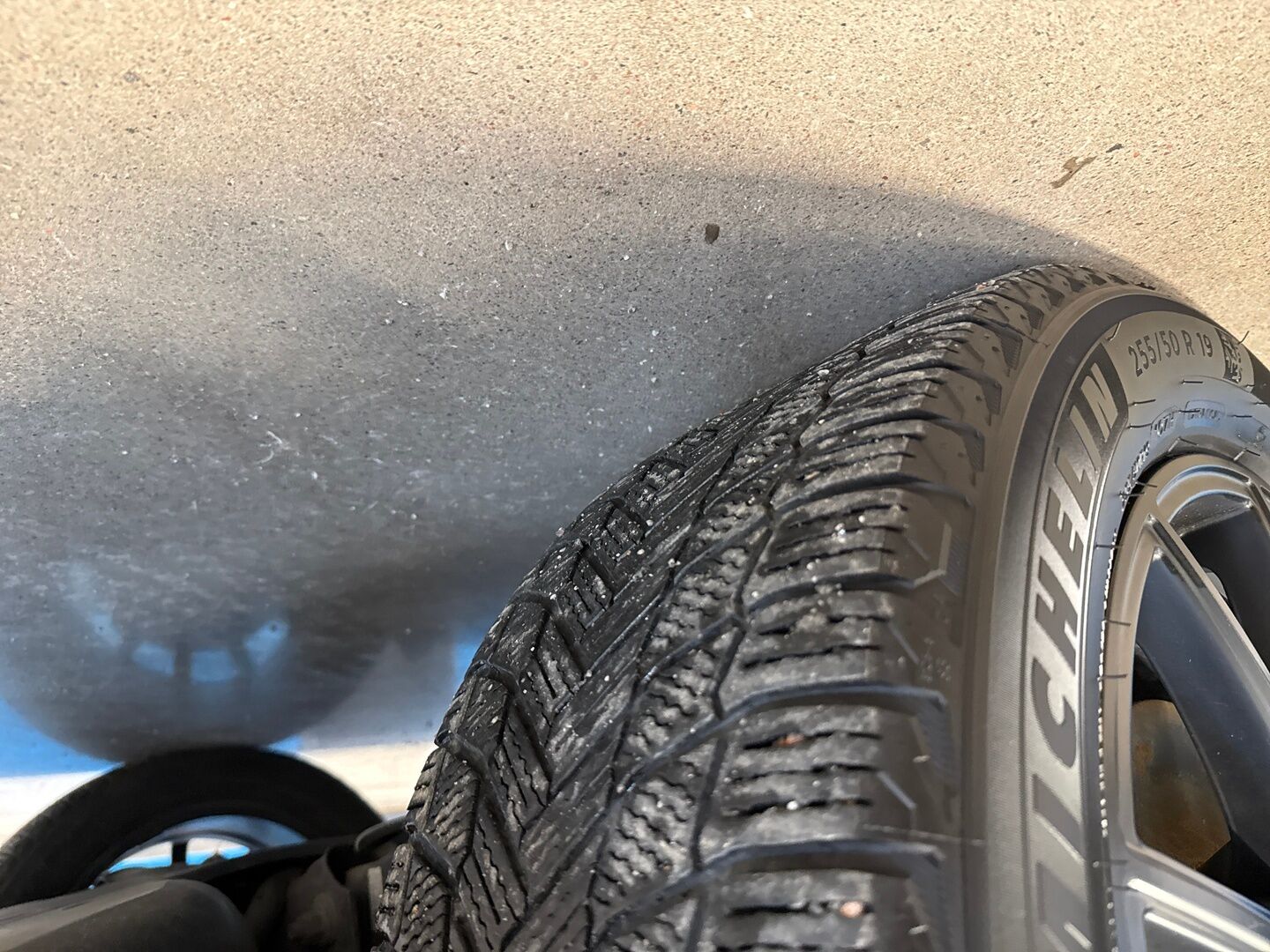 Volkswagen ID.4 iso kuva 10