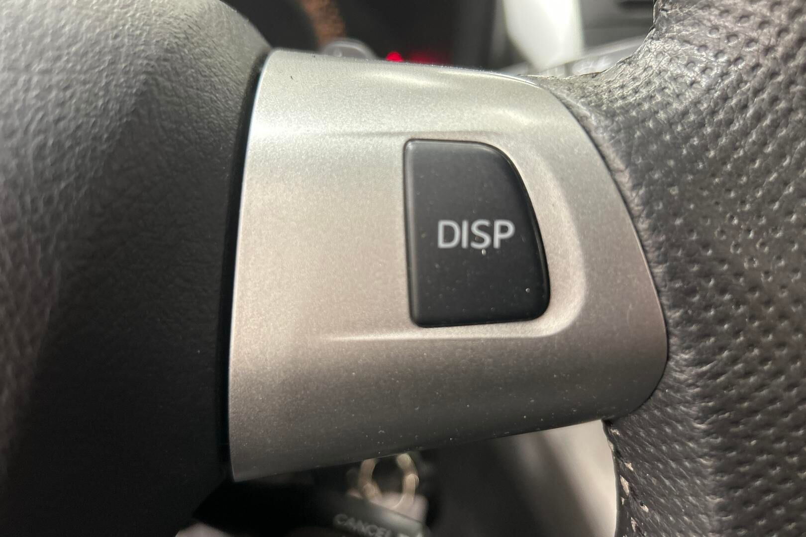 Toyota Auris iso kuva 16