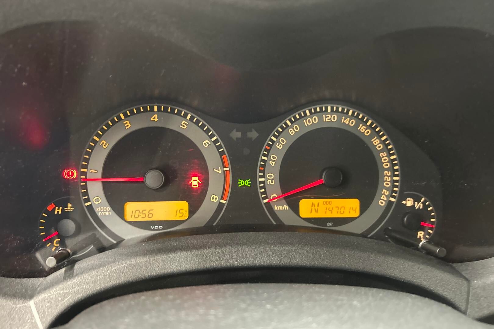 Toyota Auris iso kuva 17