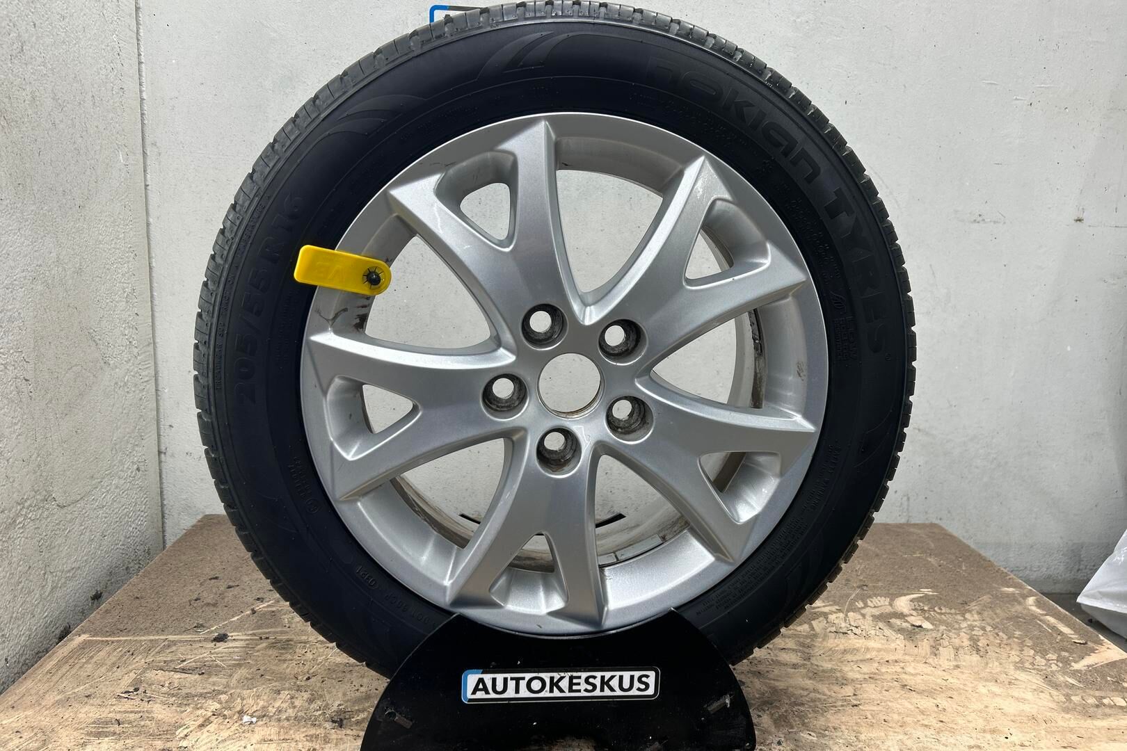 Toyota Auris iso kuva 20