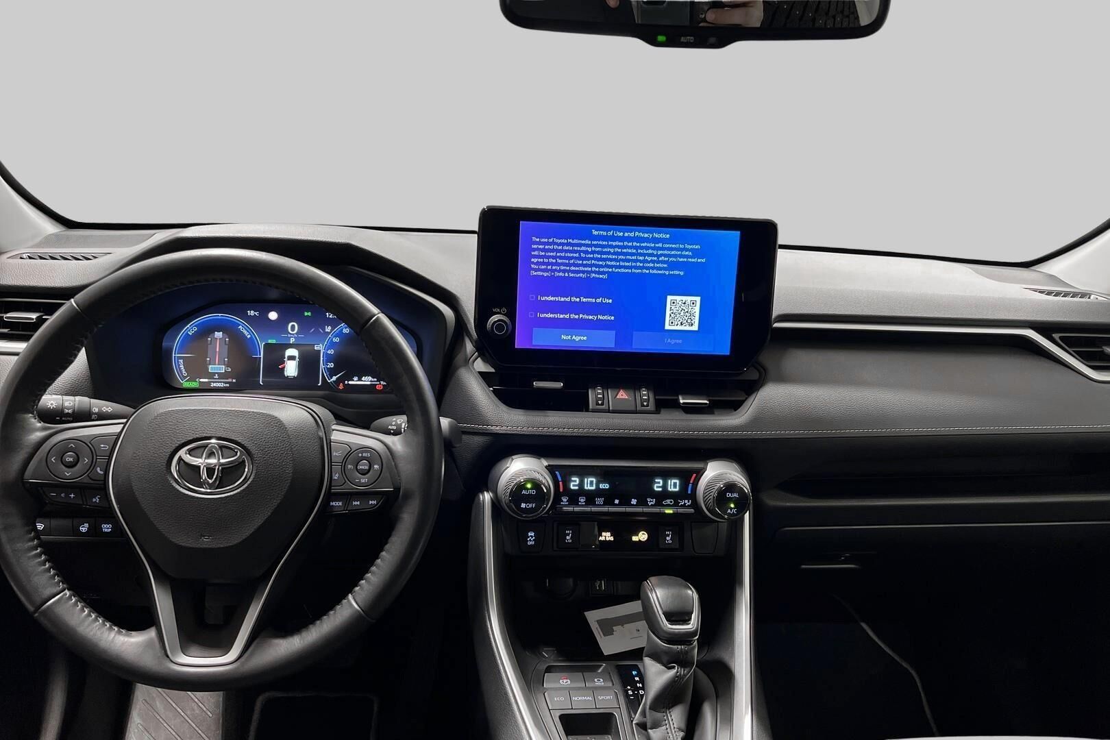 Toyota RAV4 iso kuva 10