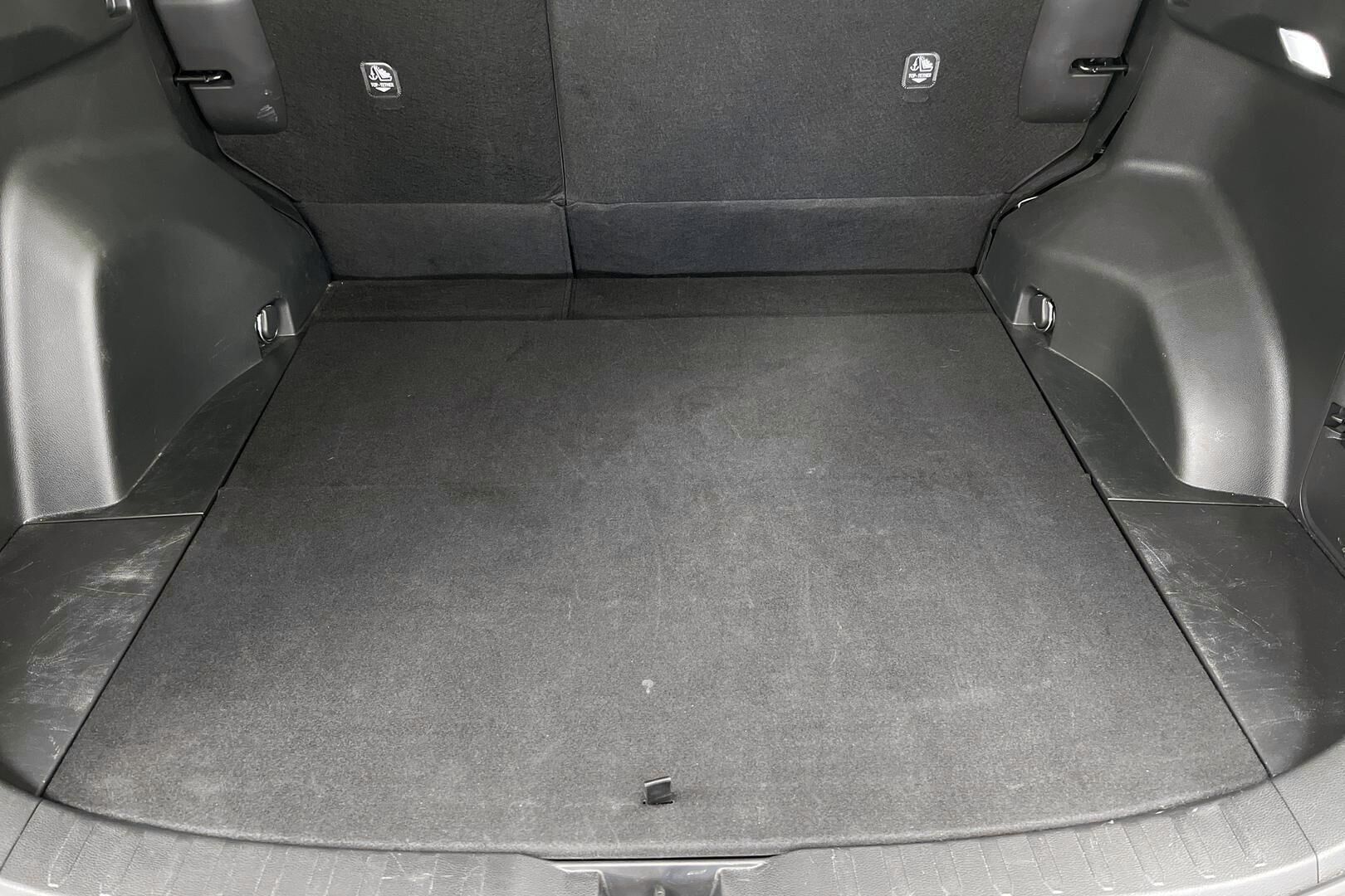 Toyota RAV4 iso kuva 11