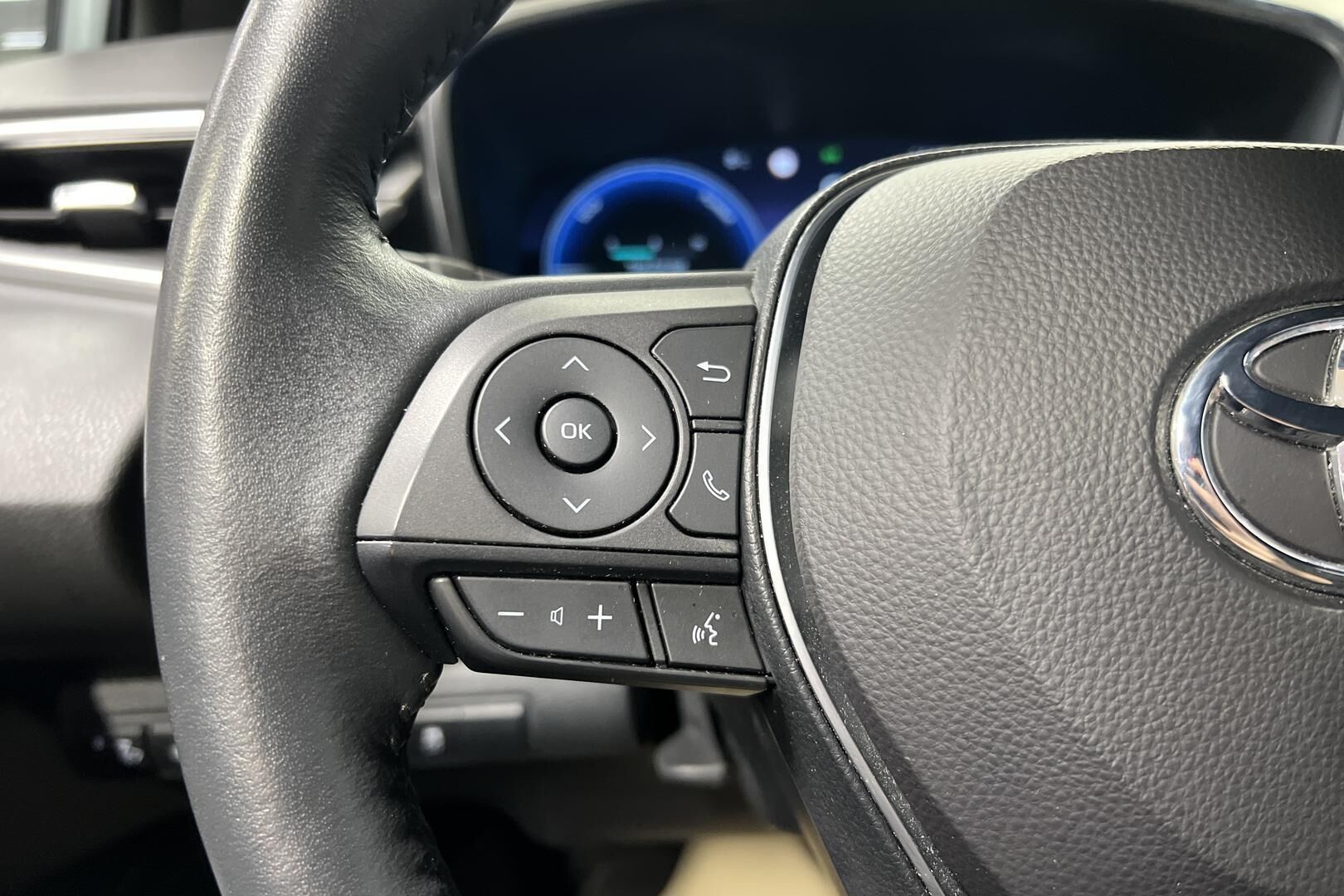 Toyota Corolla iso kuva 12