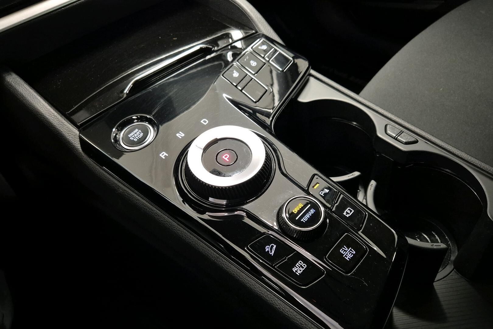 Kia Sportage iso kuva 16