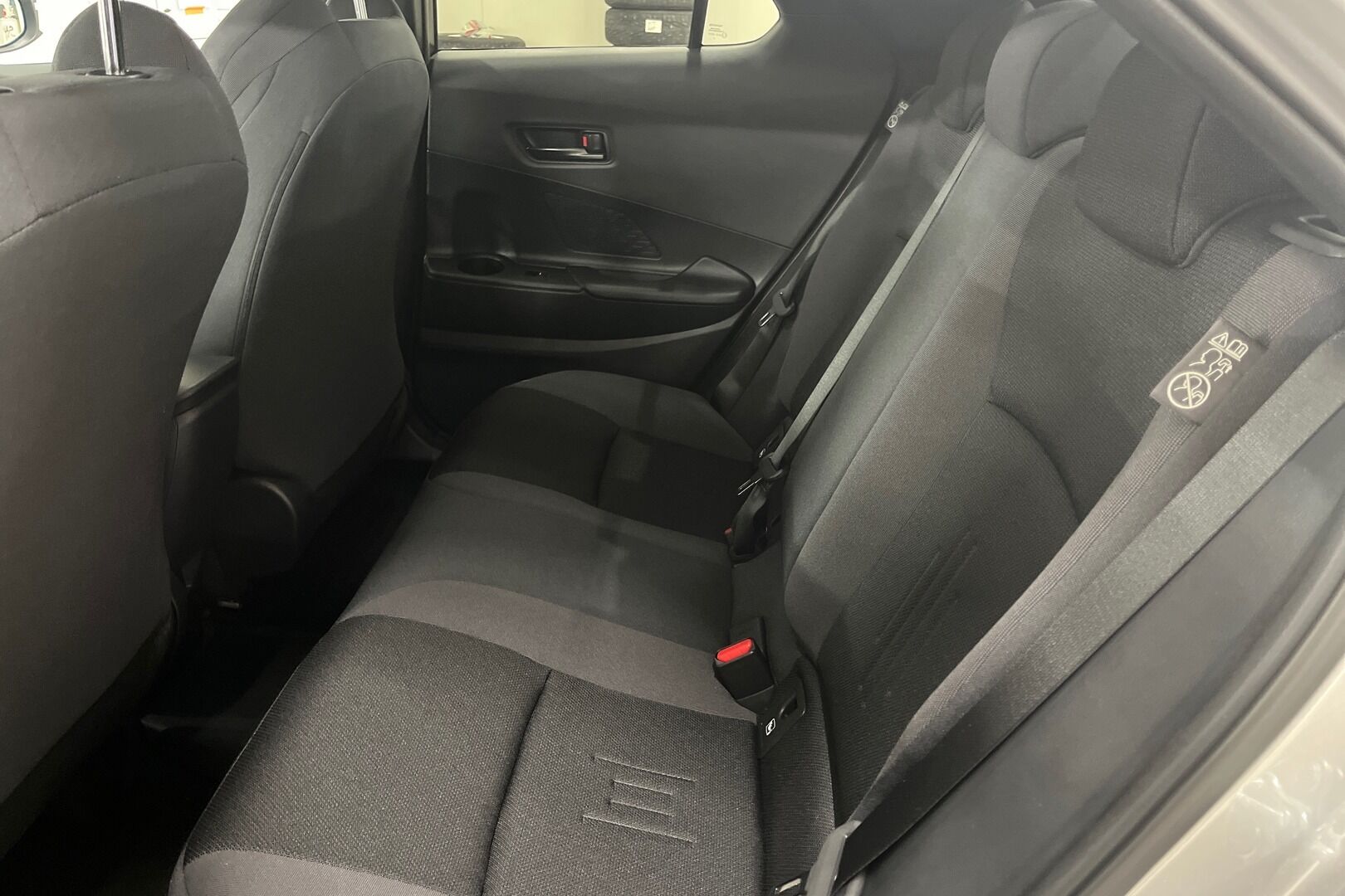 Toyota C-HR iso kuva 9