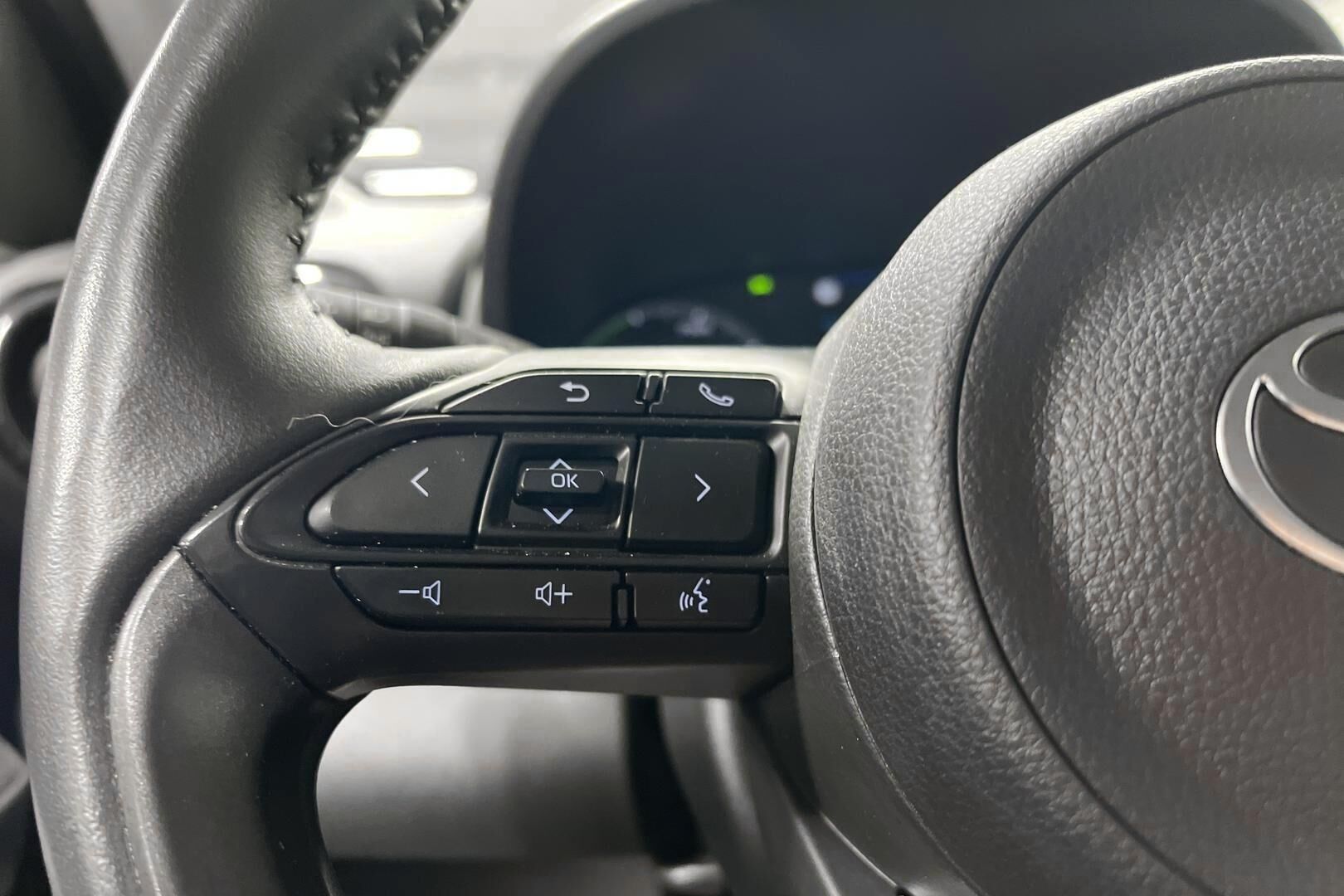 Toyota Yaris iso kuva 15