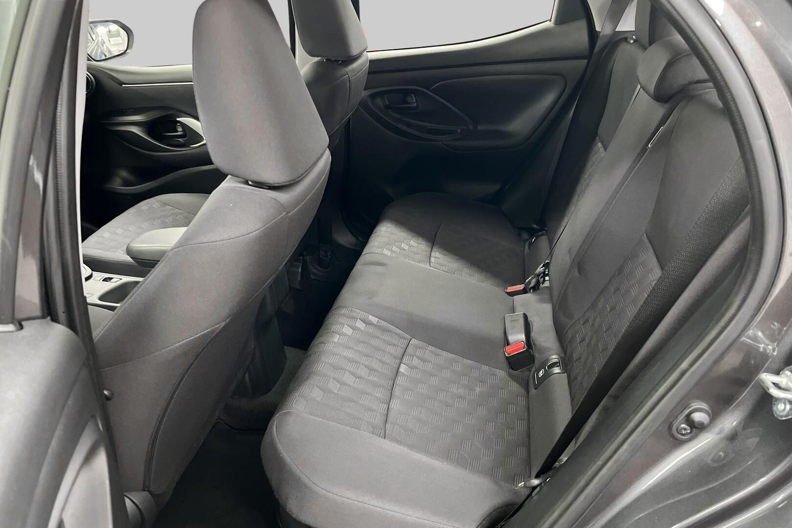 Toyota Yaris iso kuva 7