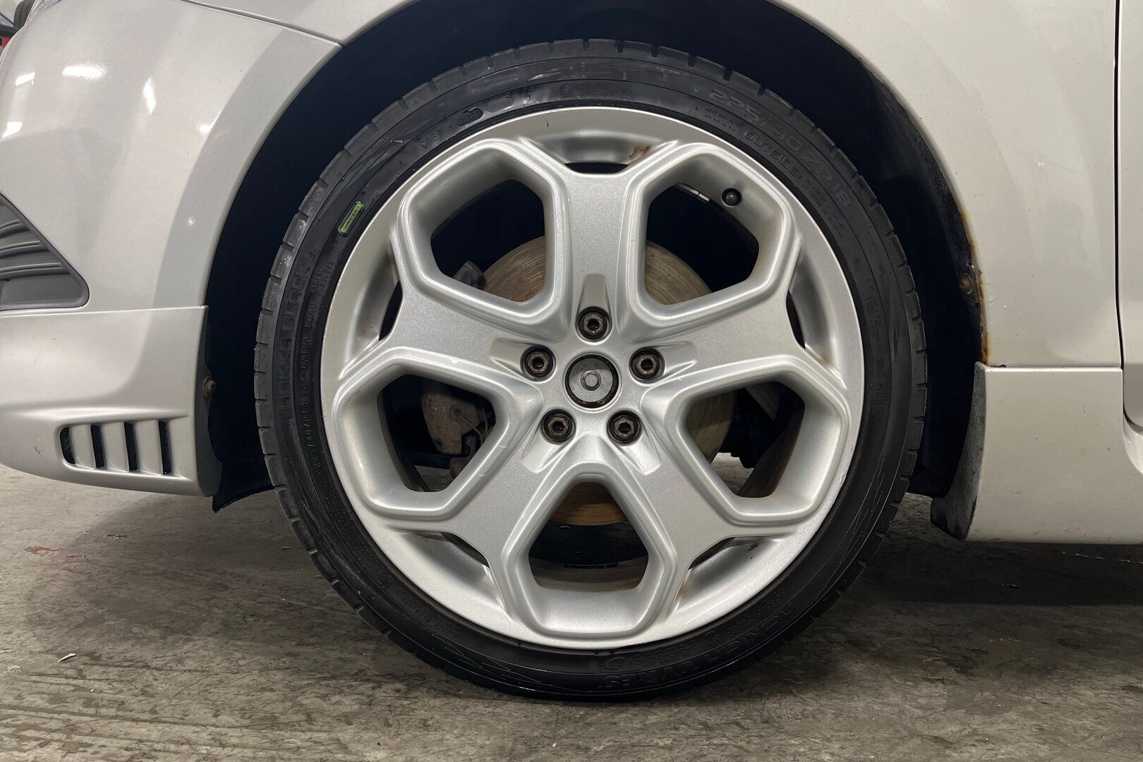 Ford Focus iso kuva 10