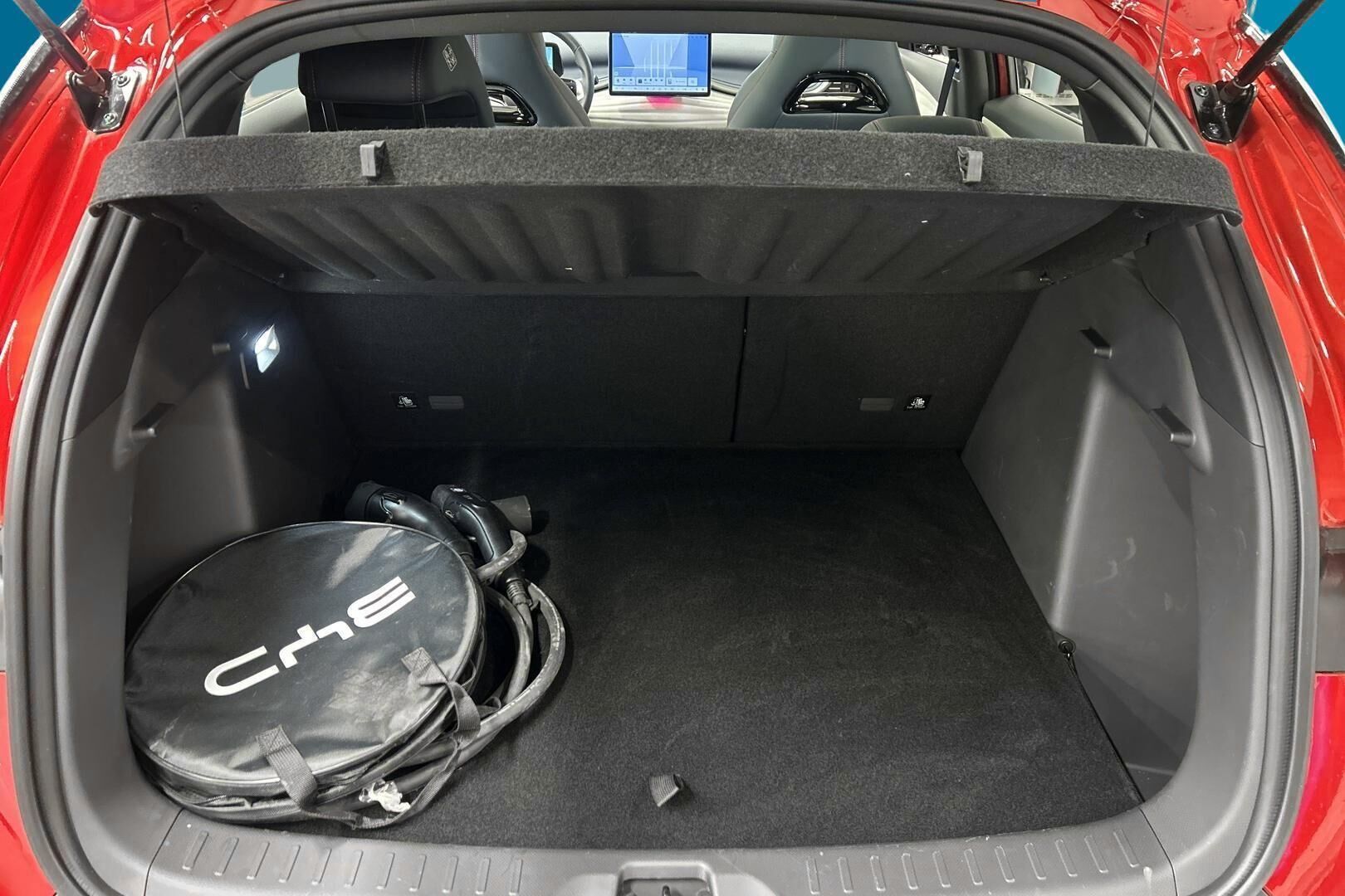 BYD Atto 3 iso kuva 9