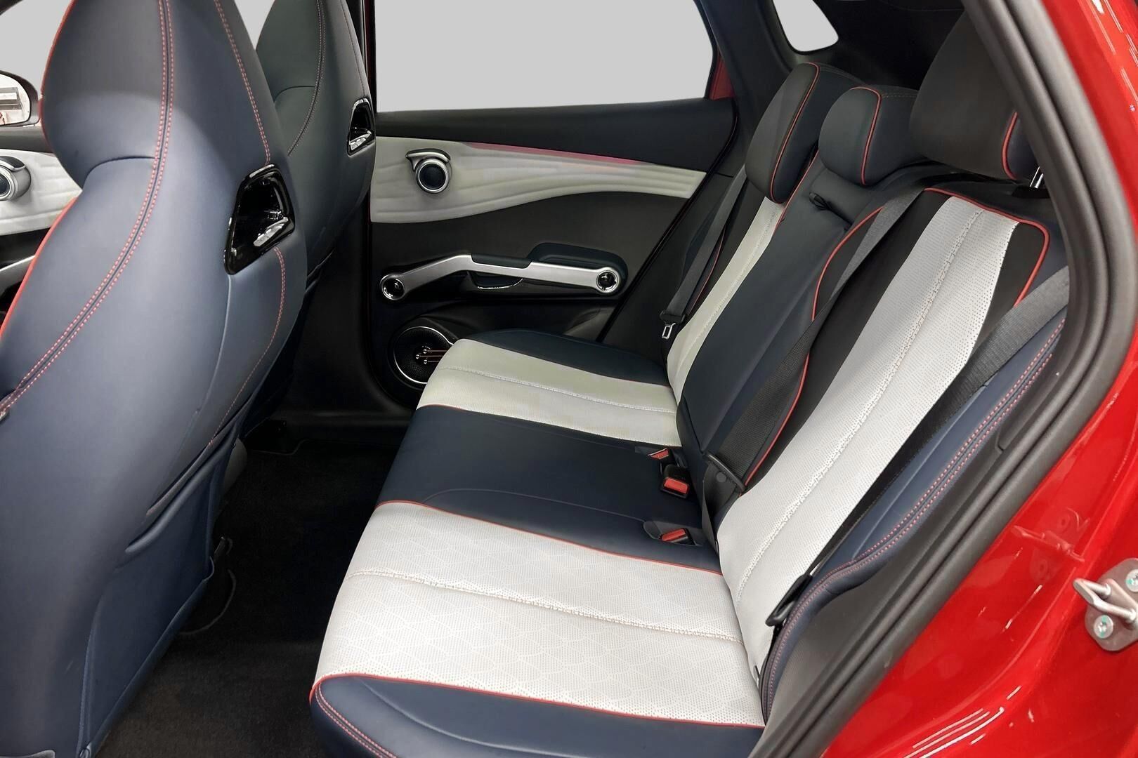 BYD Atto 3 iso kuva 7
