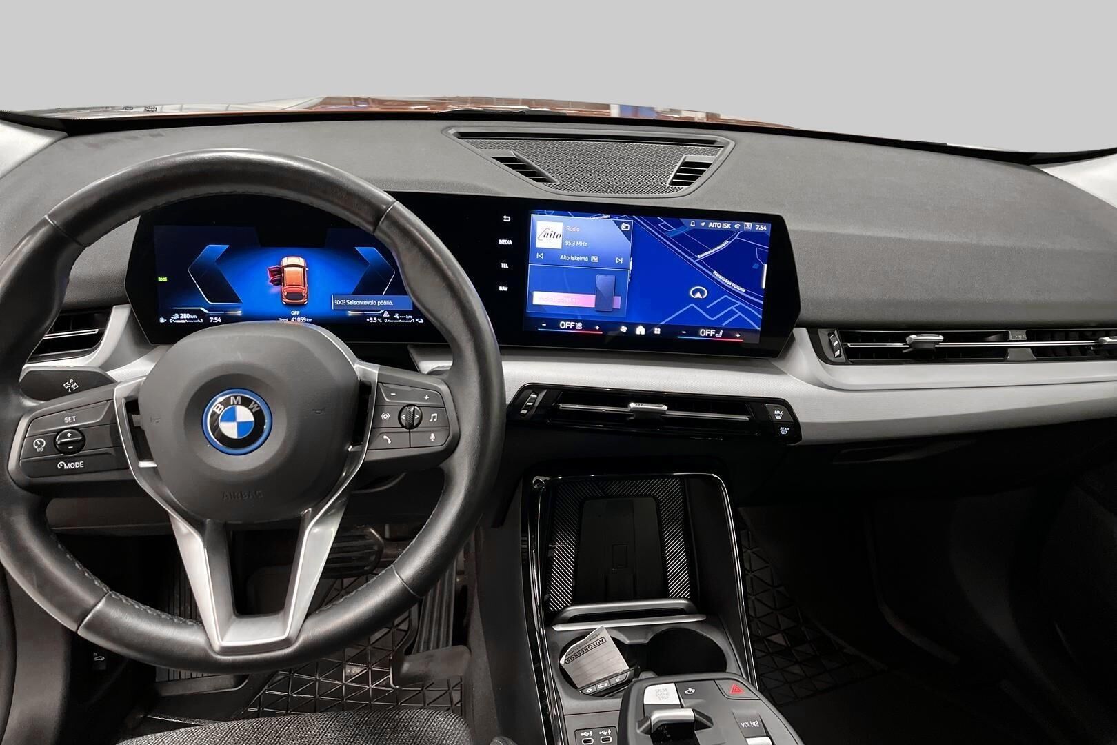 BMW X1 iso kuva 10