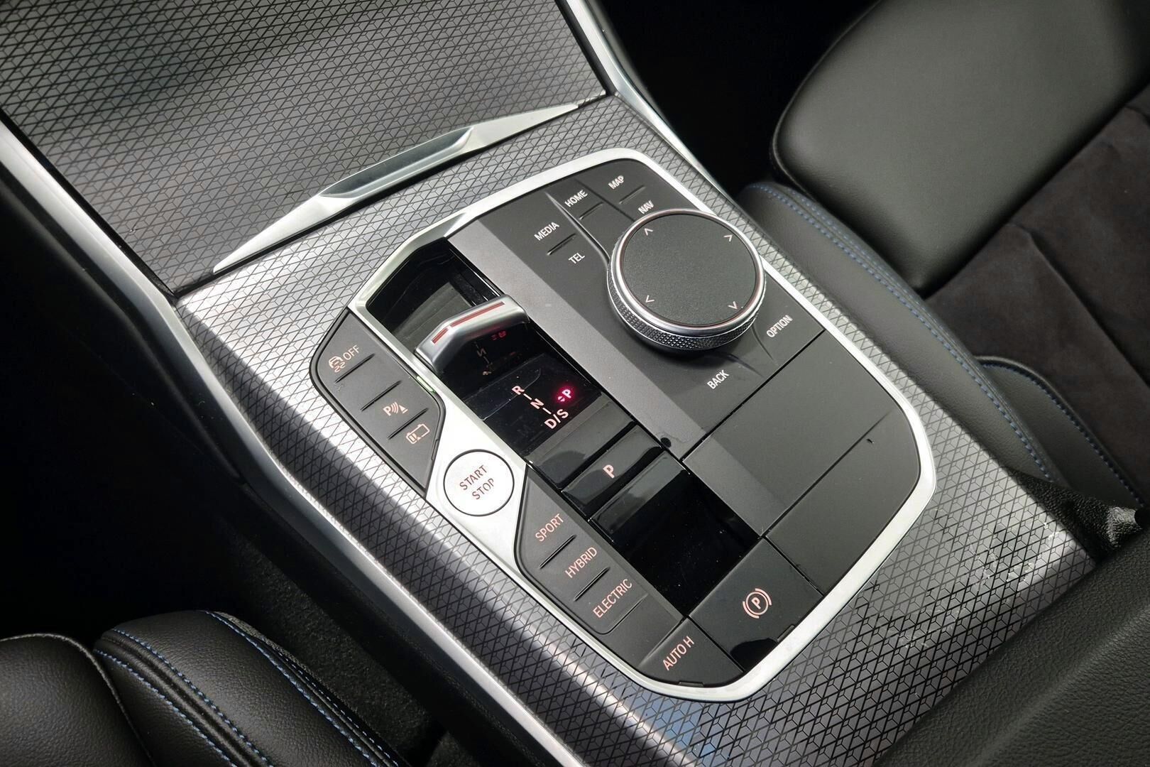 BMW 3-sarja iso kuva 13