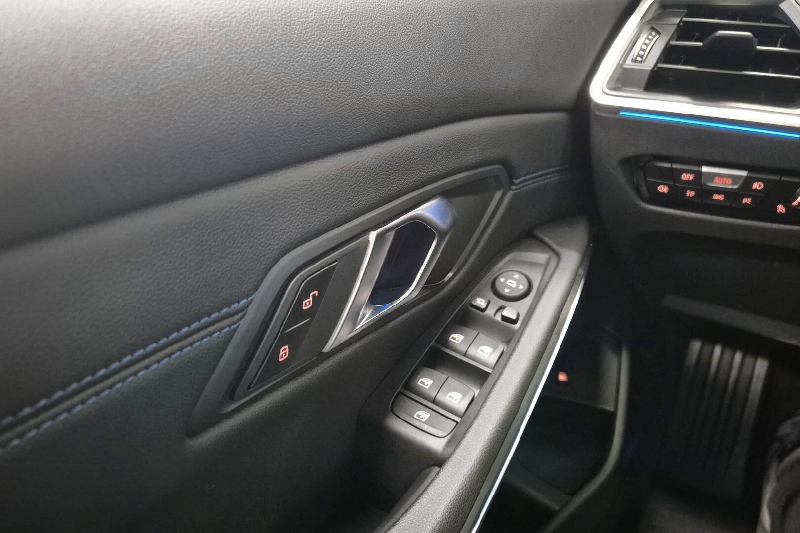 BMW 3-sarja iso kuva 17